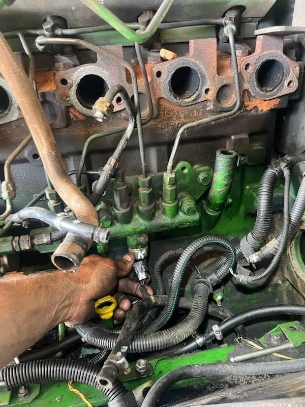 Diesel engine fuel system repair
