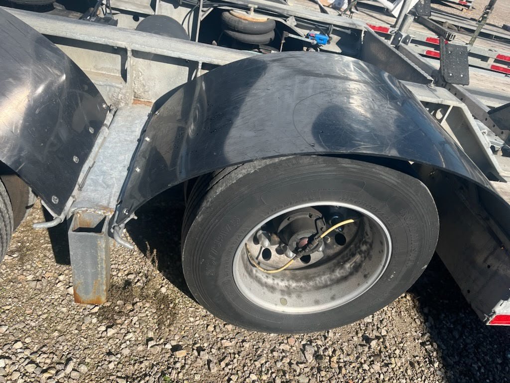 Trailer wheel and fender repair